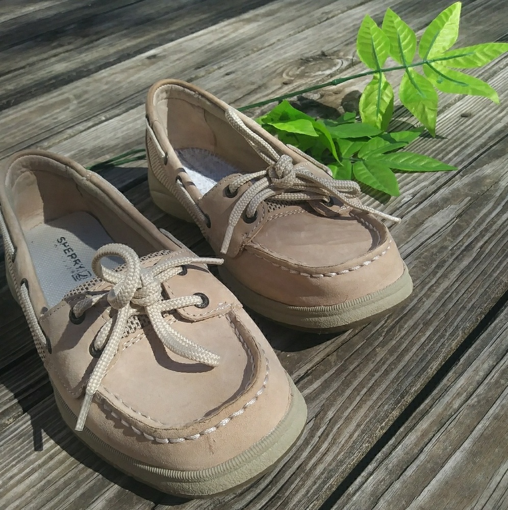 Suede Sperry top sider boat shoes!